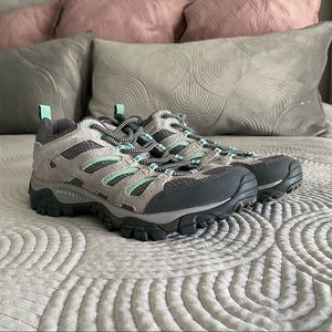 Merrell Moab Hiking Shoes 8.5 - Brand New